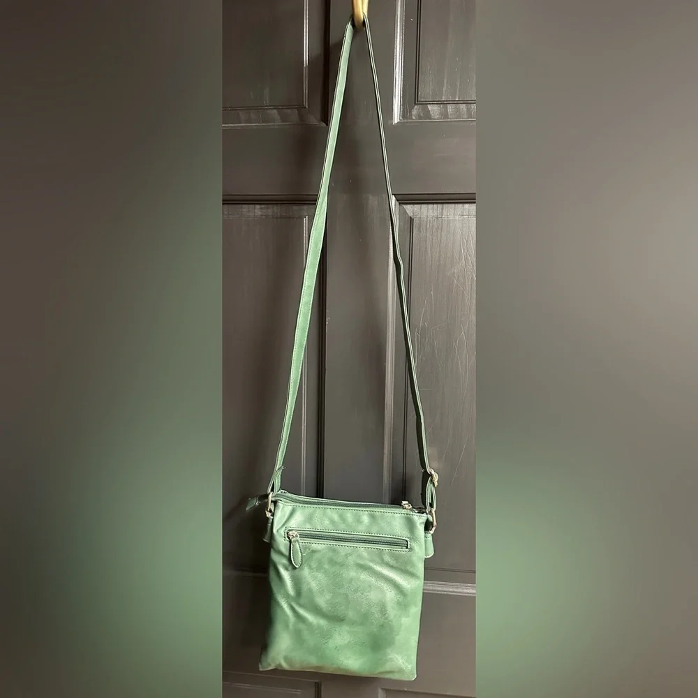 Black Rivet Green Faux Leather Crossbody Purse Multiple Sections 9”x10”x1.5” - Picture 2 of 14